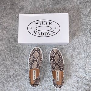 Brand New Steve Madden fauna nay snk shoes